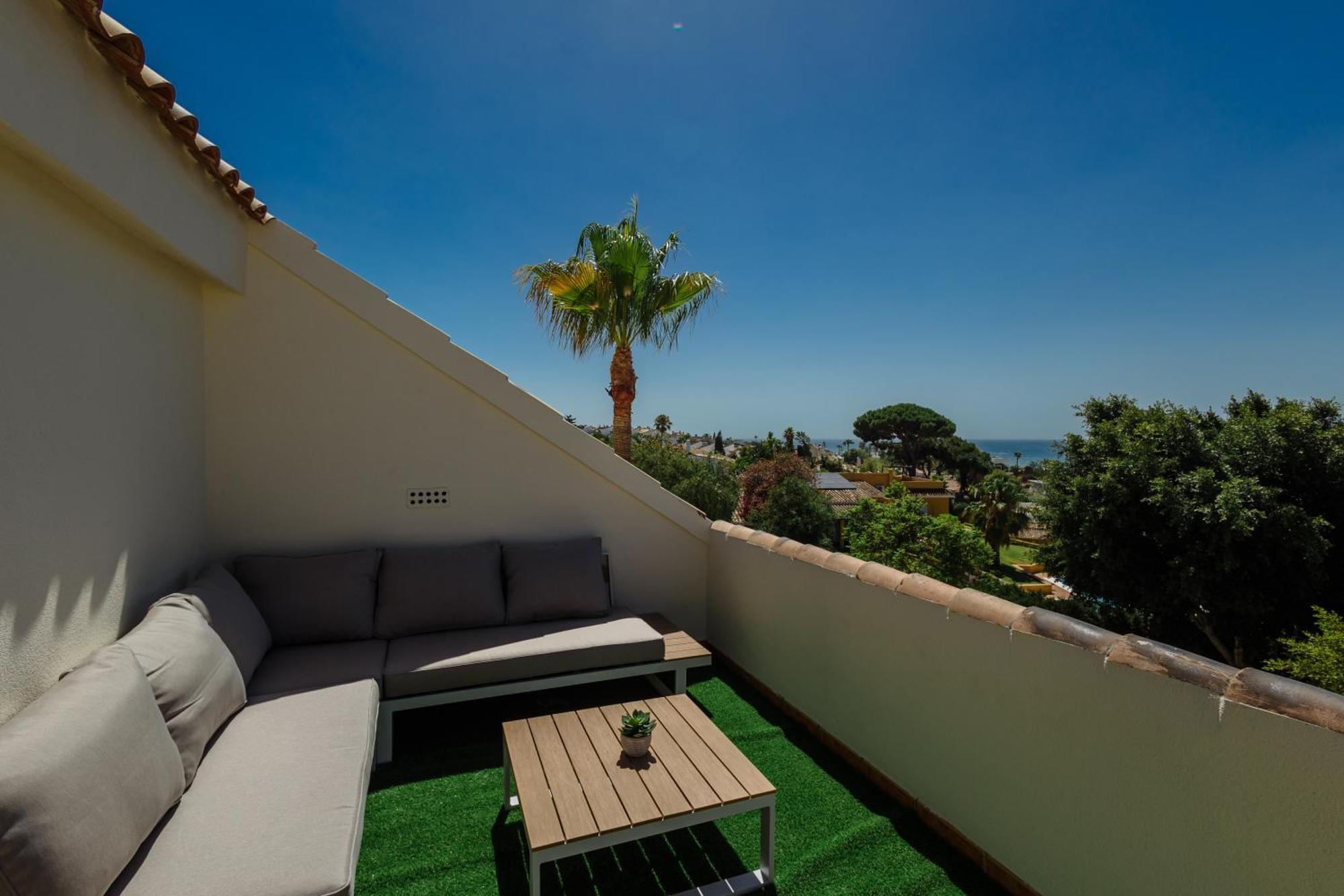 Newly Renovated Townhouse With 5 Bedrooms, Close To The Beach, East * Marbella